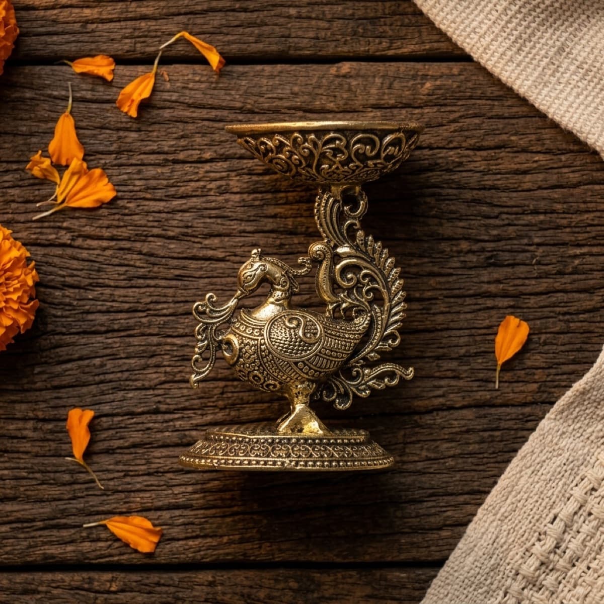 Pomelli Brass Decor Accent — Detail view